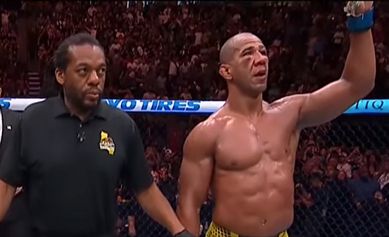 Gregory Rodrigues admits glove grab, denies cheating vs. Anthony Hernandez