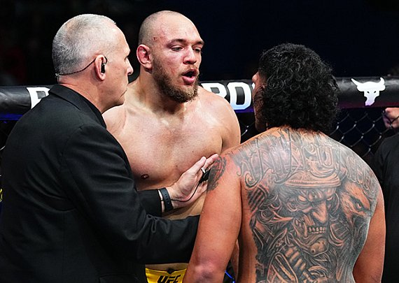 Valter Walker admits foot problem has him doubting UFC title hopes