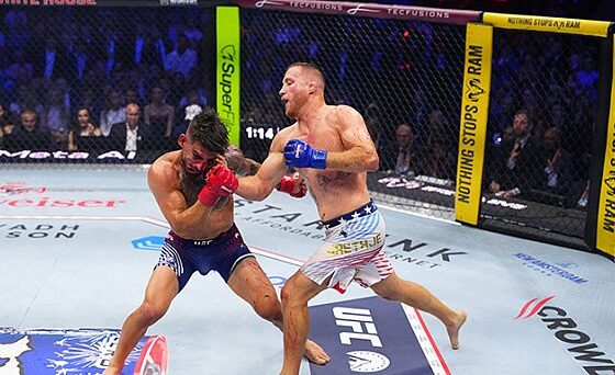 Justin Gaethje's manager says Ilia Topuria 'doesn't call the shots'