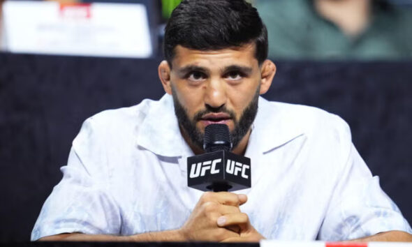 Arman Tsarukyan not interested in welterweight before breaking Islam Makhachev's UFC record: "At least five title defenses"