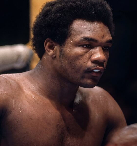 "George Foreman Dominates José Roman in Two Minutes: Tokyo Showdown"
