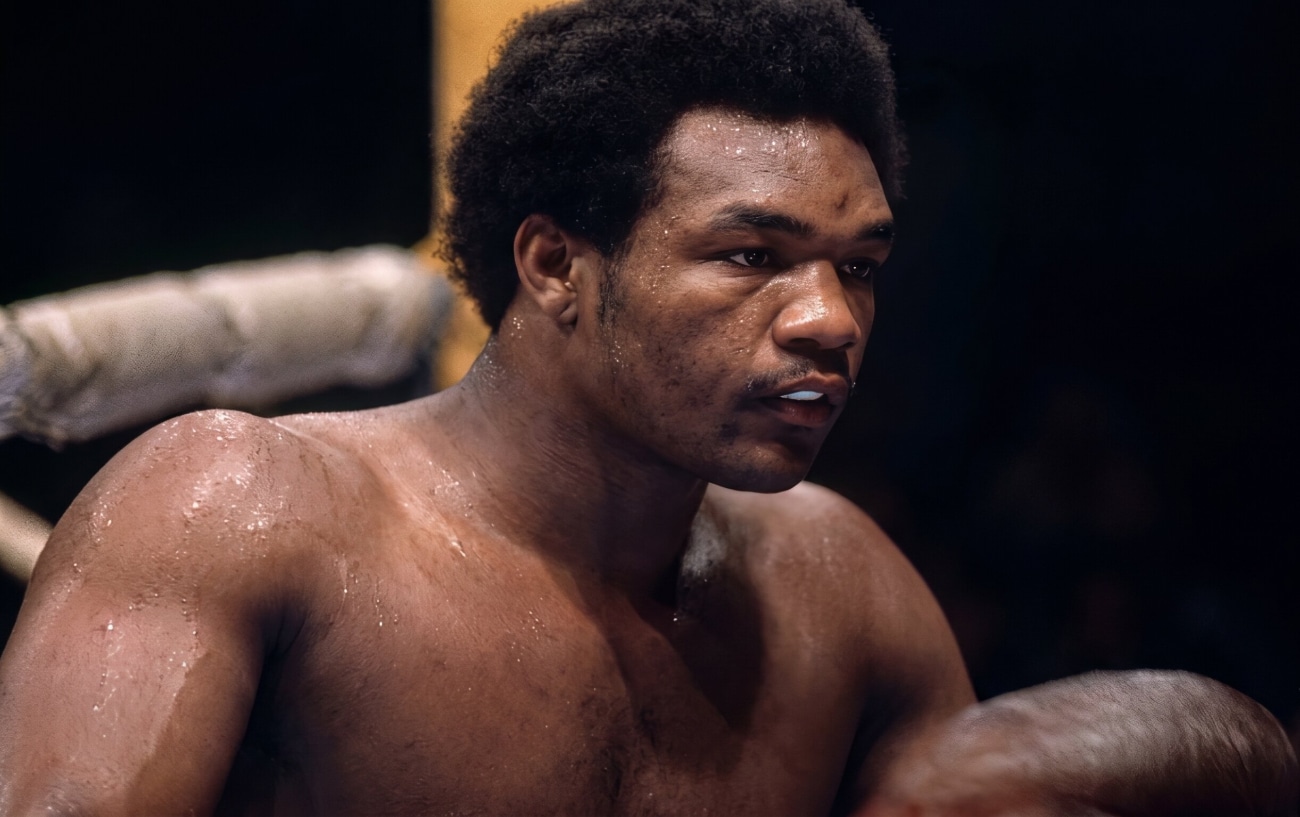 "George Foreman Dominates José Roman in Two Minutes: Tokyo Showdown"