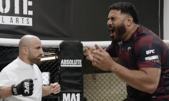 Video: UFC star Alexander Volkanovski punishes gigantic NFL player
