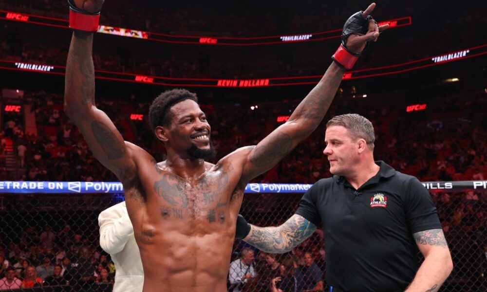 Kevin Holland argues fighters spend too much time complaining about referees: &lsquo;There&rsquo;s no reason to bitch and complain&rsquo;