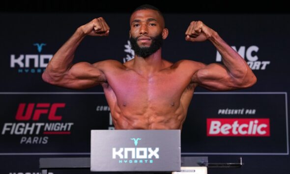 UFC Paris weigh-in results: Salahdine Parnasse official for debut duel with Dan Hooker