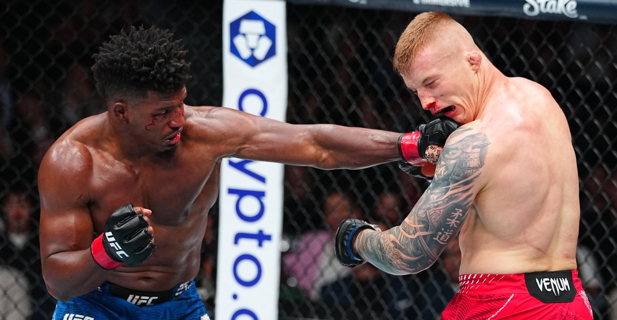 UFC 331 results: Alonzo Menifield wins split decision over Iwo Baraniewski despite mangled, broken thumb