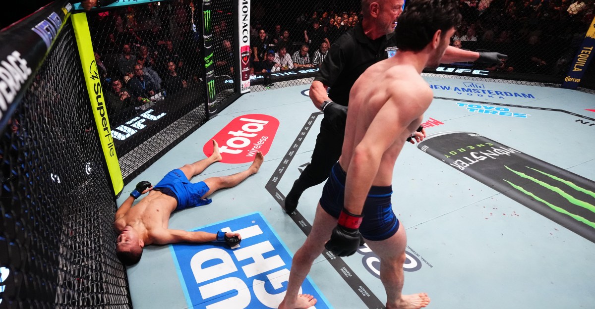 Video: UFC fighter disqualified after brutal illegal knee knocks out opponent