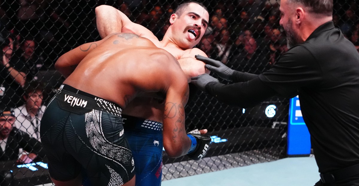 UFC Vegas 121 video: Luis Hernandez taps Sedriques Dumas in under a minute with nasty choke