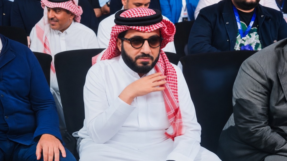 "Turki Alalshikh Promises to Revitalize Boxing: Addressing the Sport's Most Challenging Era"