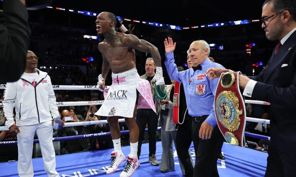 "Arum: Emanuel Navarrete Dominated O’Shaquie Foster Before Final Round Knockout"