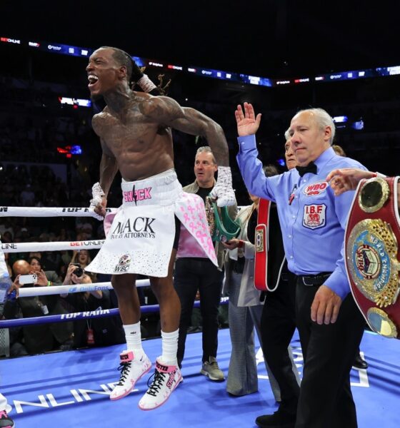 "Arum: Emanuel Navarrete Dominated O’Shaquie Foster Before Final Round Knockout"