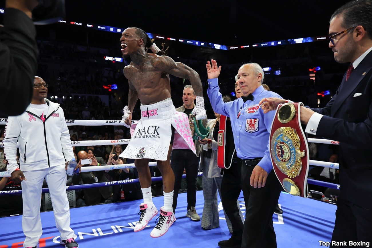 "Arum: Emanuel Navarrete Dominated O’Shaquie Foster Before Final Round Knockout"