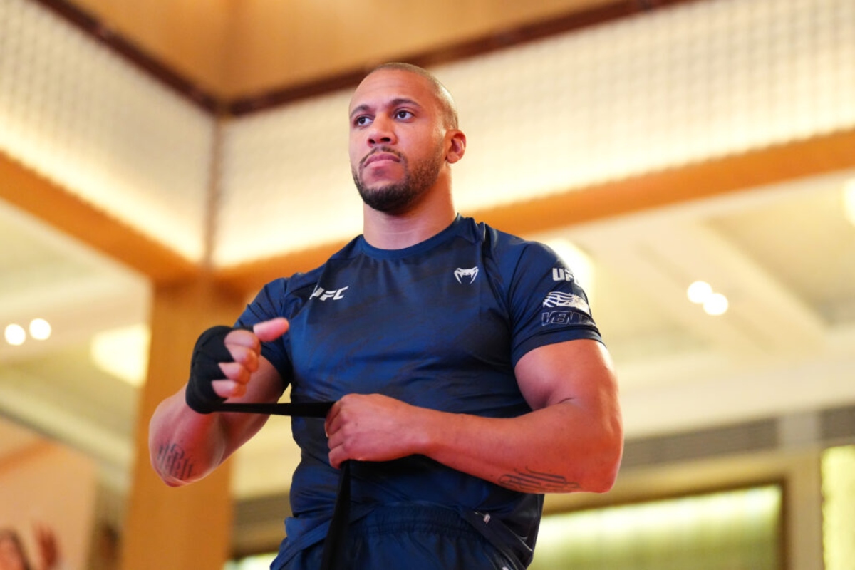 Ciryl Gane defended from cheater accusations by two former UFC champions: "He wasn&rsquo;t going for it on purpose"