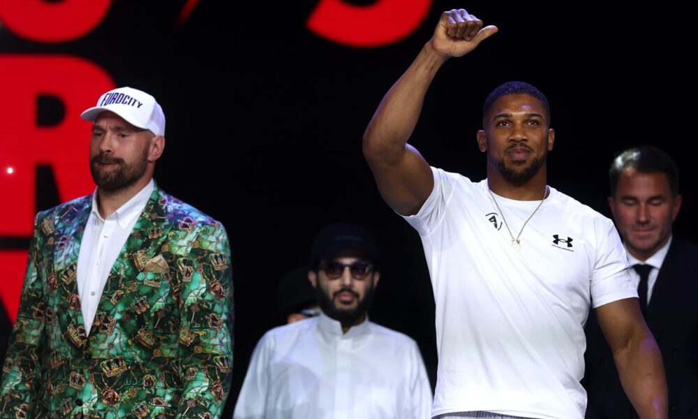 "Tyson Fury's Advantage: The Importance of Leg Endurance in Boxing"
