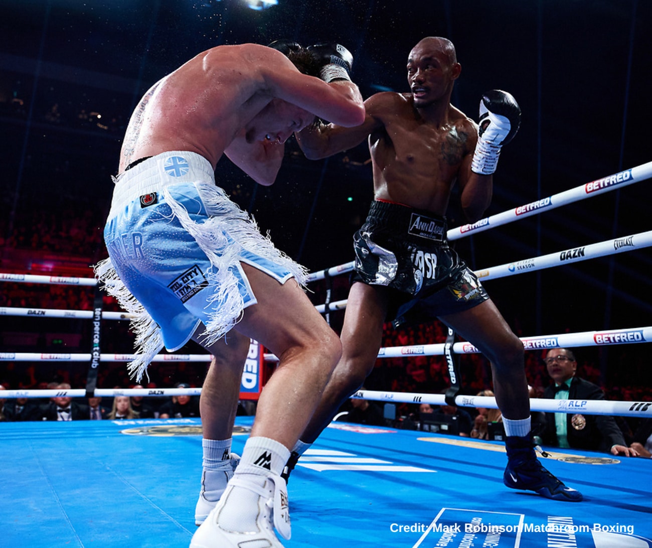 "Alberto Puello Defeated by Dalton Smith in Hard-Fought Battle"