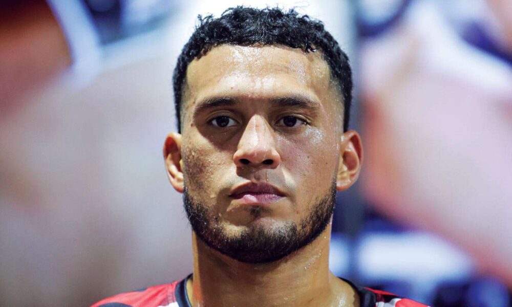 "Former World Champion with 90% KO Ratio Hopes to Face David Benavidez in Upcoming Fight"