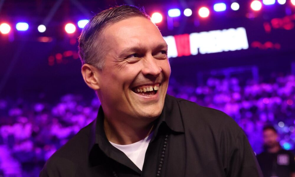 "Usyk Aiming for Cruiserweight Showdown with Benavidez: Latest Fight Report"