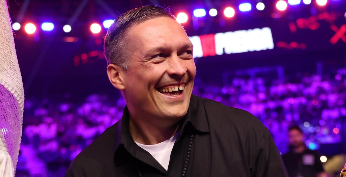 "Usyk Aiming for Cruiserweight Showdown with Benavidez: Latest Fight Report"