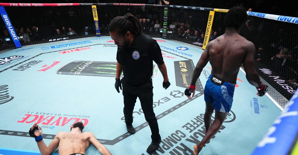 UFC 332 video: Damian Pinas scores monster 75-second uppercut knockout